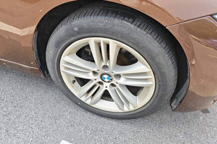 Used BMW 3 Series 2016 320Li Ambition Model Right Front Wheel Hub