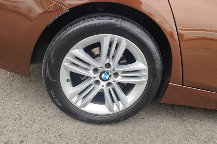 Used BMW 3 Series 2016 320Li Fashion Model Right Rear Wheel Hub