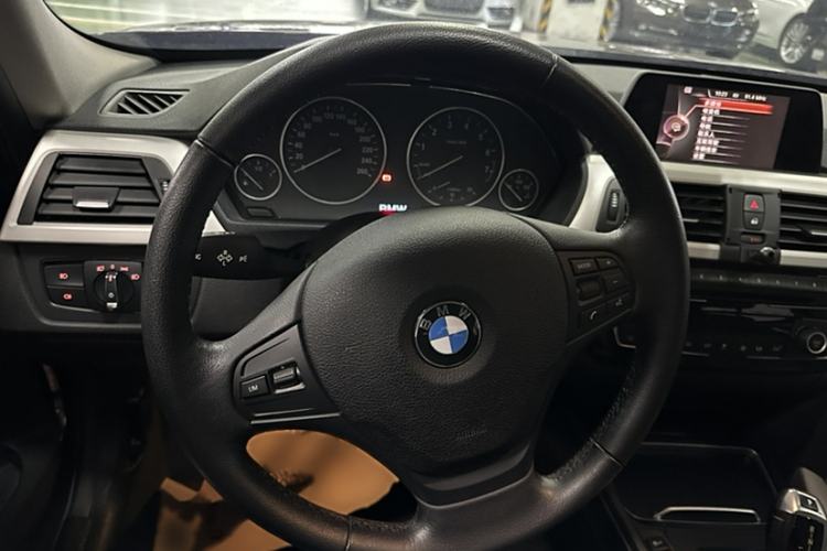 Used BMW 3 Series 2016 320Li Fashion Model Steering Wheel