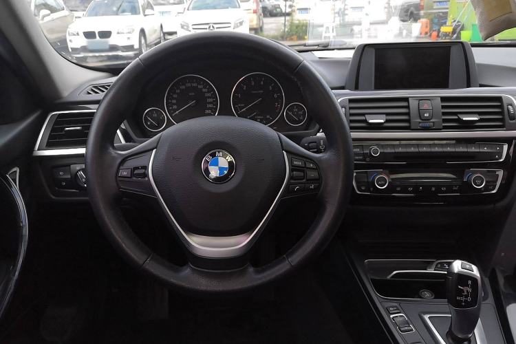 Used BMW 3 Series 2016 320Li Ambition Model Steering Wheel