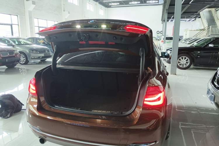 Used BMW 3 Series 2016 320Li Fashion Model Trunk