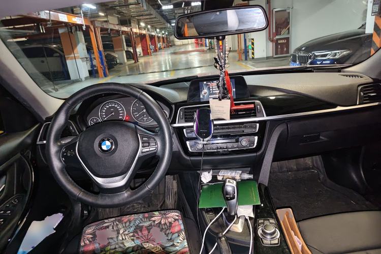 Used BMW 3 Series 2016 320Li Fashion Model Center Console