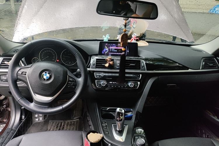 Used BMW 3 Series 2016 316Li Fashion Model Center Console