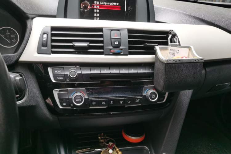 Used BMW 3 Series 2016 316Li Fashion Model Audio And AC Panel