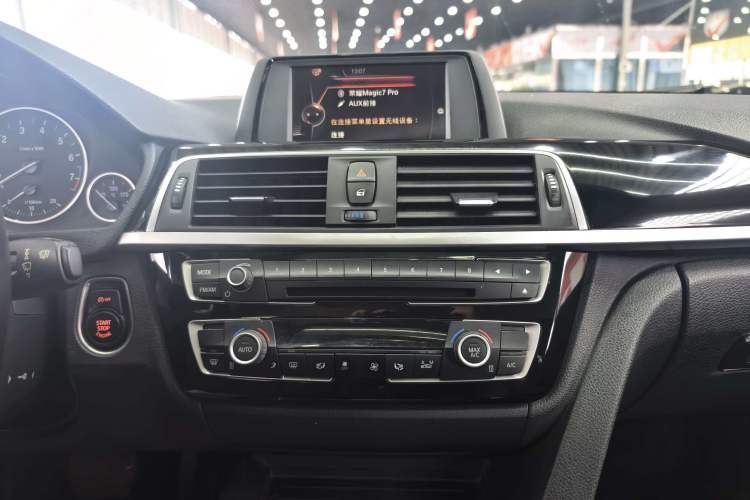 Used BMW 3 Series 2016 316Li Fashion Model Audio And AC Panel