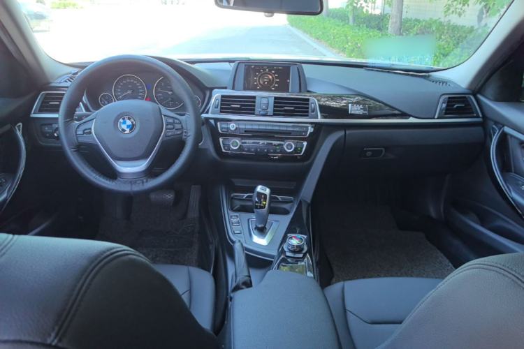 Used BMW 3 Series 2016 320Li Ambition Model Center Console