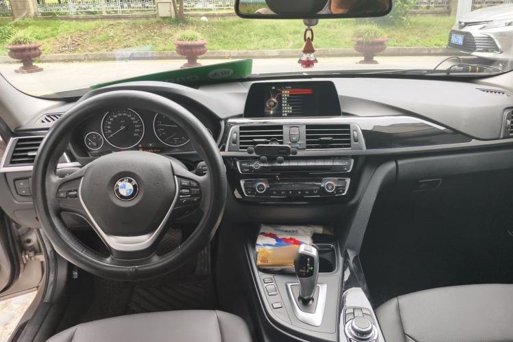 Used BMW 3 Series 2016 320Li Fashion Model Center Console