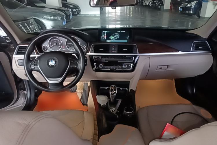 Used BMW 3 Series 2016 328Li xDrive Luxury Design Package Center Console
