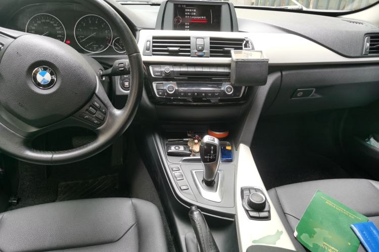 Used BMW 3 Series 2016 316Li Fashion Model Center Console