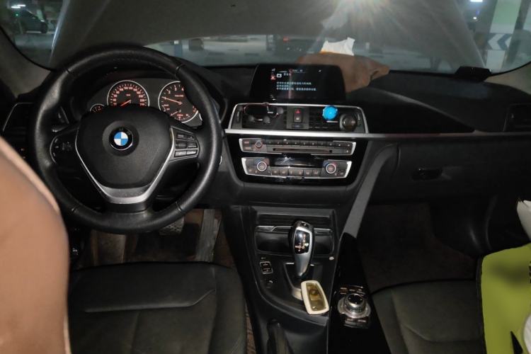 Used BMW 3 Series 2016 320Li Fashion Model Center Console