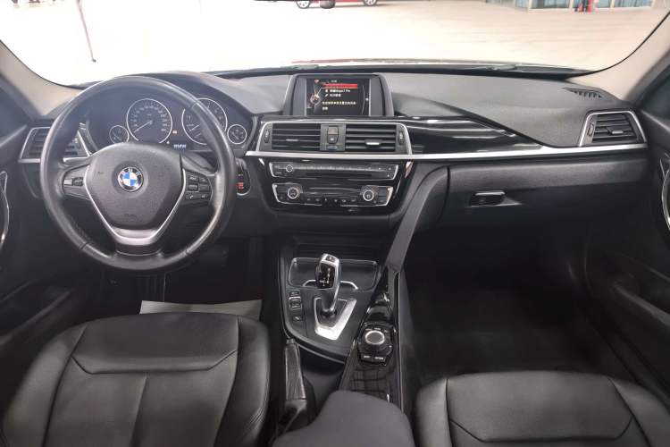 Used BMW 3 Series 2016 316Li Fashion Model Center Console