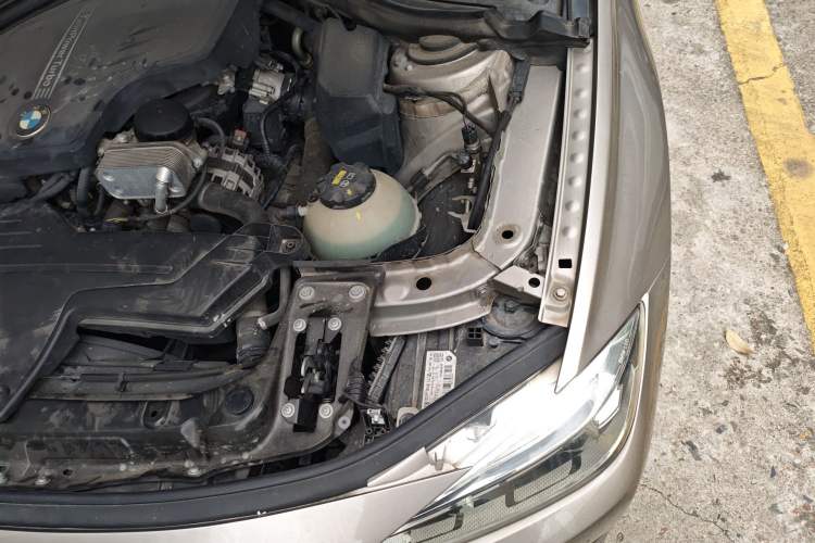 Used BMW 3 Series 2016 320Li Fashion Model Engine Bay Left