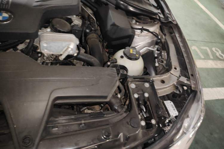 Used BMW 3 Series 2016 320Li Ambition Model Engine Bay Left