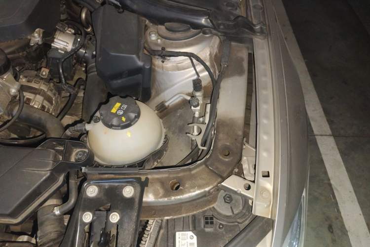 Used BMW 3 Series 2016 320Li Fashion Model Engine Bay Left