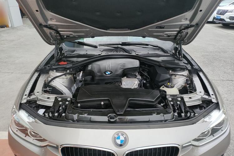 Used BMW 3 Series 2016 320i Fashion Model Engine Bay