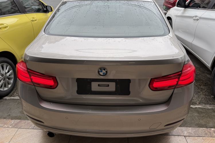 Used BMW 3 Series 2016 320i Fashion Model Exterior 3