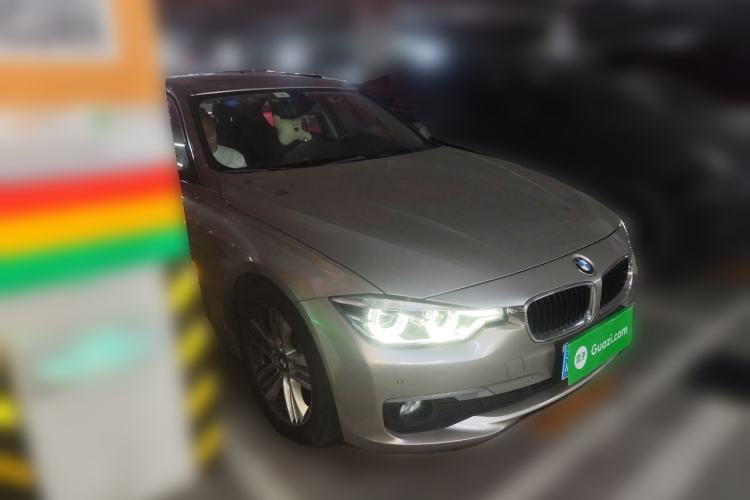 Used BMW 3 Series 2016 320Li Fashion Model Front Right 45 Deg