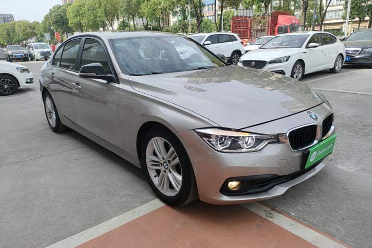 Used BMW 3 Series 2016 320i Fashion Model Front Right 45 Deg