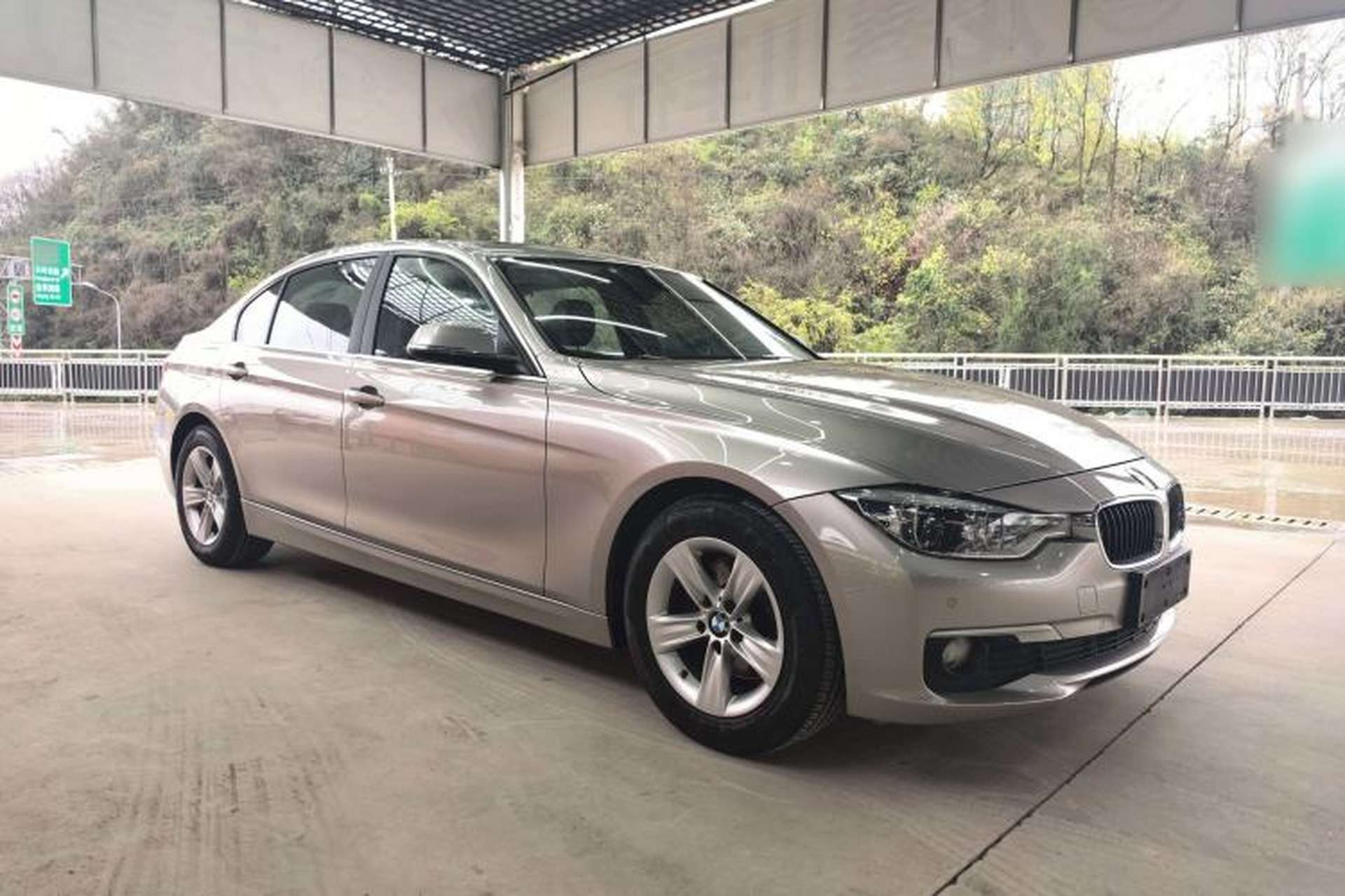 Used BMW 3 Series 2016 316Li Fashion Model Front Right 45 Deg