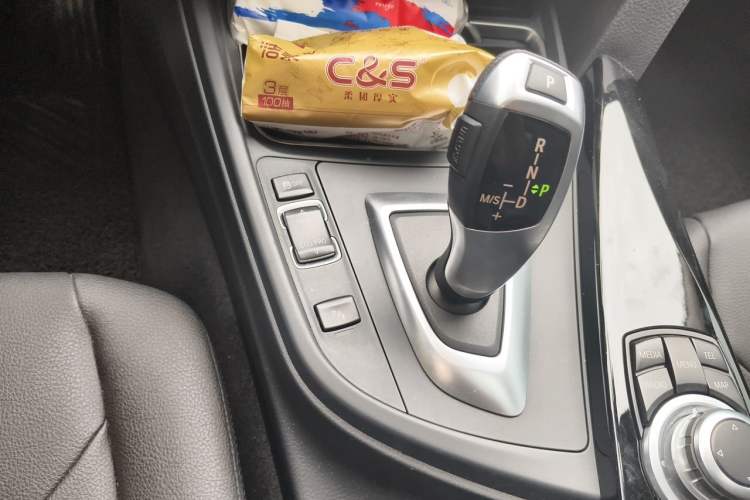 Used BMW 3 Series 2016 320Li Fashion Model Gear Lever