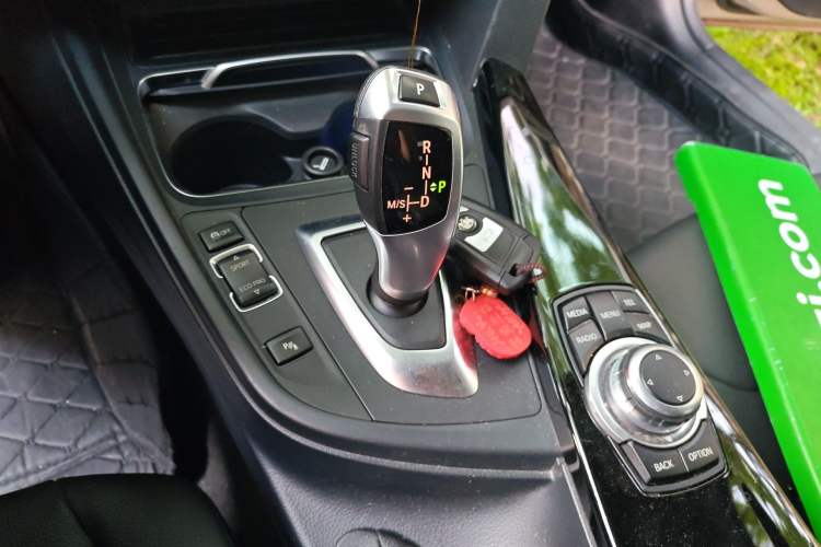 Used BMW 3 Series 2016 320Li Fashion Model Gear Lever