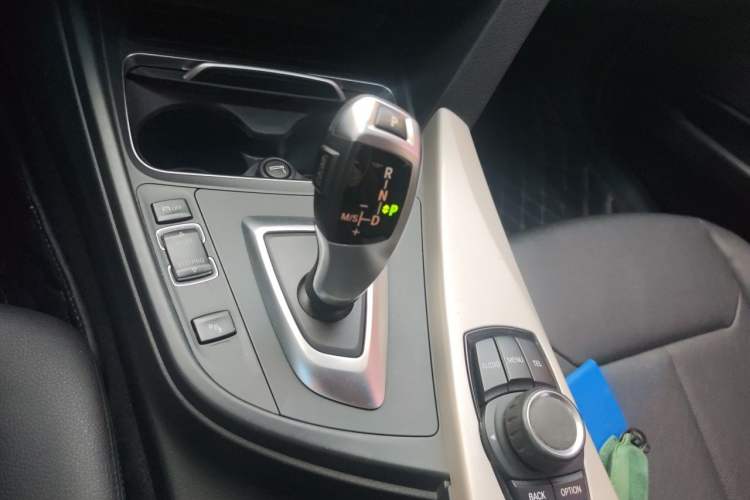 Used BMW 3 Series 2016 320Li Ambition Model Gear Lever