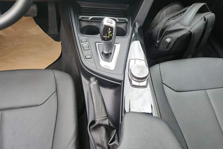 Used BMW 3 Series 2016 320i Fashion Model Gear Lever