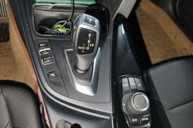 Used BMW 3 Series 2016 320Li Ambition Model Gear Lever