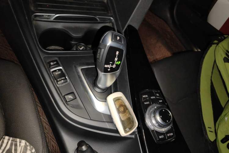 Used BMW 3 Series 2016 320Li Fashion Model Gear Lever