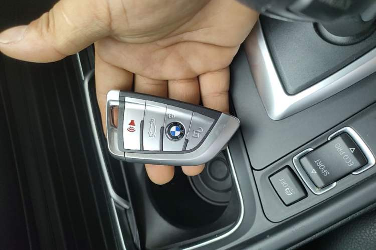 Used BMW 3 Series 2016 320i Fashion Model Interior 1