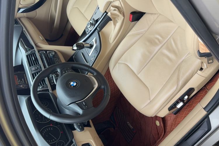 Used BMW 3 Series 2016 320i Fashion Model Interior 1