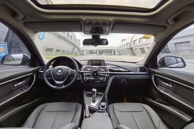 Used BMW 3 Series 2016 320Li Ambition Model Interior 3