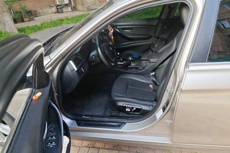 Used BMW 3 Series 2016 320Li Fashion Model Left Front Seat