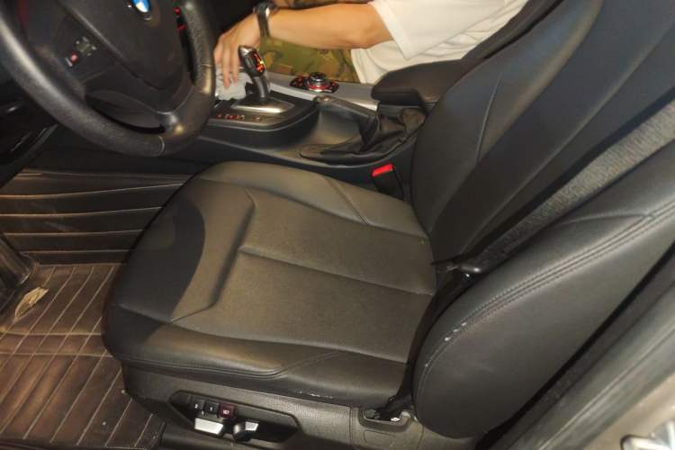 Used BMW 3 Series 2016 320Li Fashion Model Left Front Seat