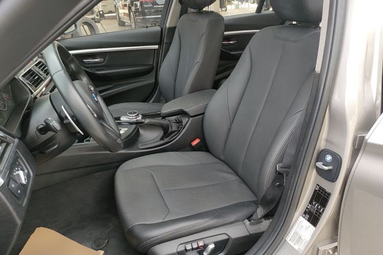 Used BMW 3 Series 2016 320i Fashion Model Left Front Seat