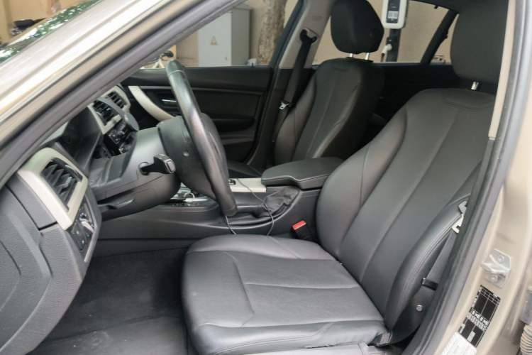 Used BMW 3 Series 2016 320Li Fashion Model Left Front Seat