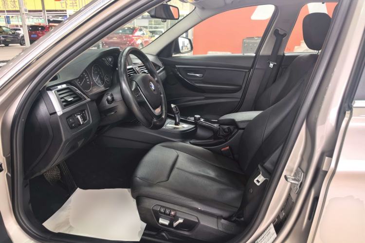 Used BMW 3 Series 2016 316Li Fashion Model Left Front Seat