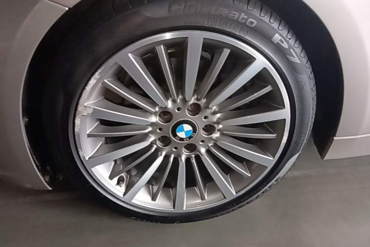 Used BMW 3 Series 2016 328Li xDrive Luxury Design Package Left Front Wheel Hub