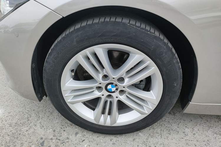 Used BMW 3 Series 2016 320i Fashion Model Left Front Wheel Hub