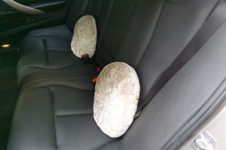 Used BMW 3 Series 2016 316Li Fashion Model Left Rear Seat