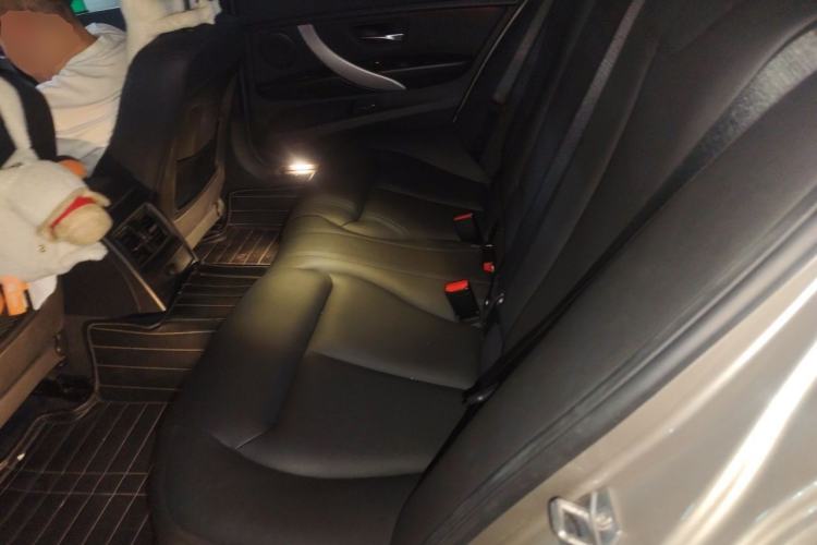 Used BMW 3 Series 2016 320Li Fashion Model Left Rear Seat