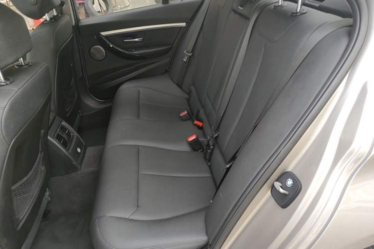 Used BMW 3 Series 2016 320i Fashion Model Left Rear Seat