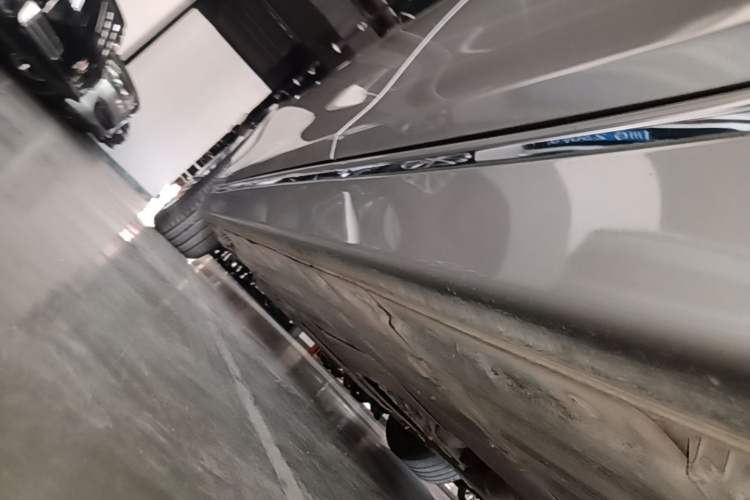 Used BMW 3 Series 2016 328Li xDrive Luxury Design Package Left Side Sill