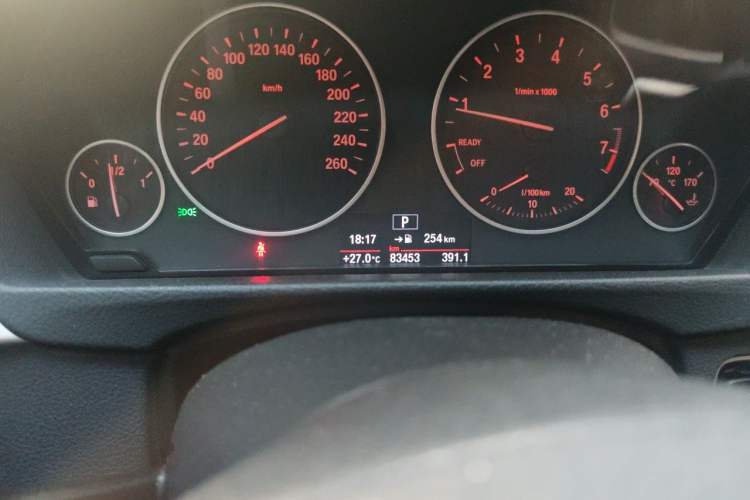 Used BMW 3 Series 2016 320Li Ambition Model Odometer Close Up