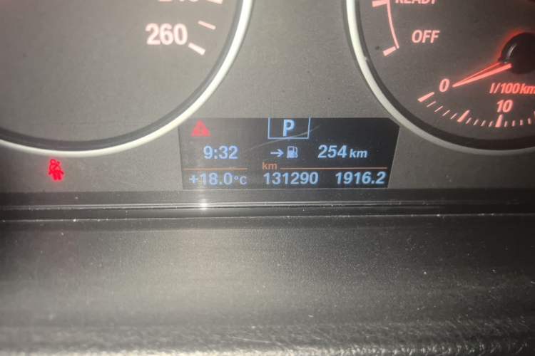 Used BMW 3 Series 2016 320Li Ambition Model Odometer Close Up
