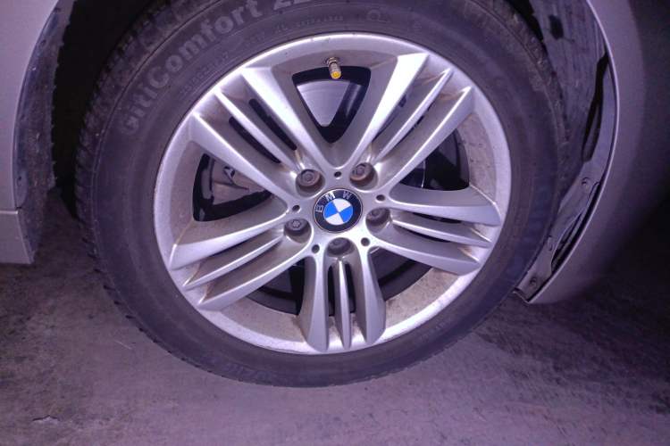 Used BMW 3 Series 2016 320Li Fashion Model Right Front Wheel Hub