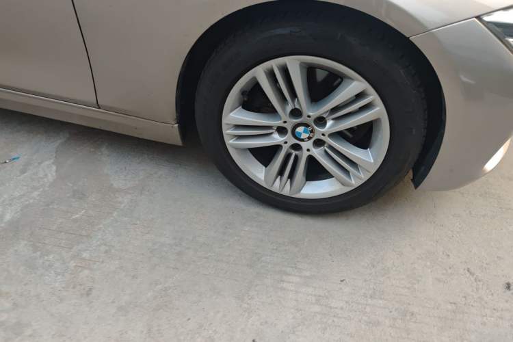 Used BMW 3 Series 2016 320Li Ambition Model Right Front Wheel Hub