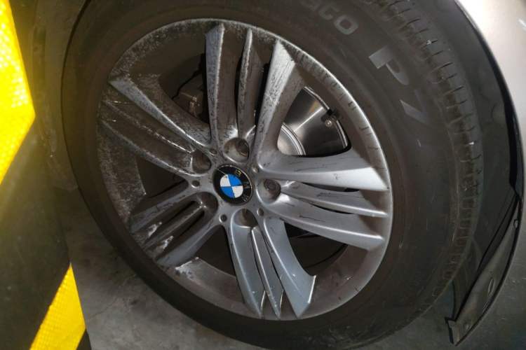 Used BMW 3 Series 2016 320Li Fashion Model Right Front Wheel Hub