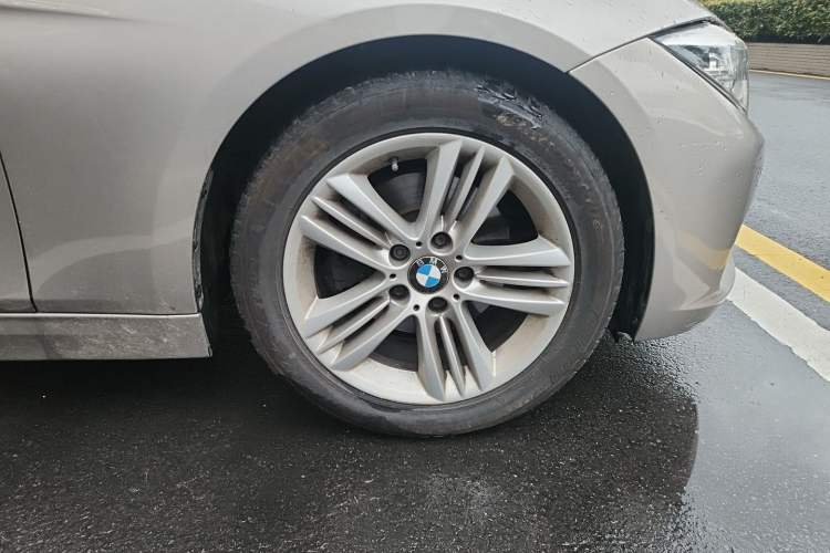 Used BMW 3 Series 2016 320Li Ambition Model Right Front Wheel Hub