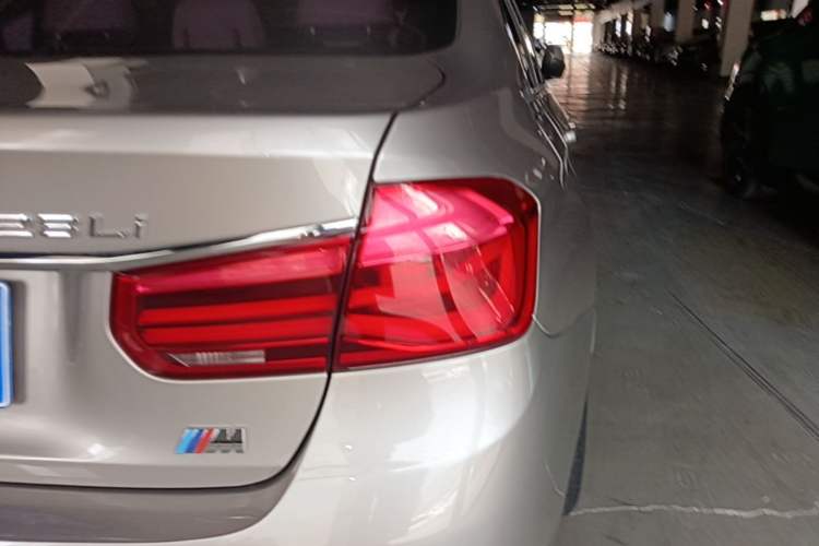 Used BMW 3 Series 2016 328Li xDrive Luxury Design Package Right Rear Taillight